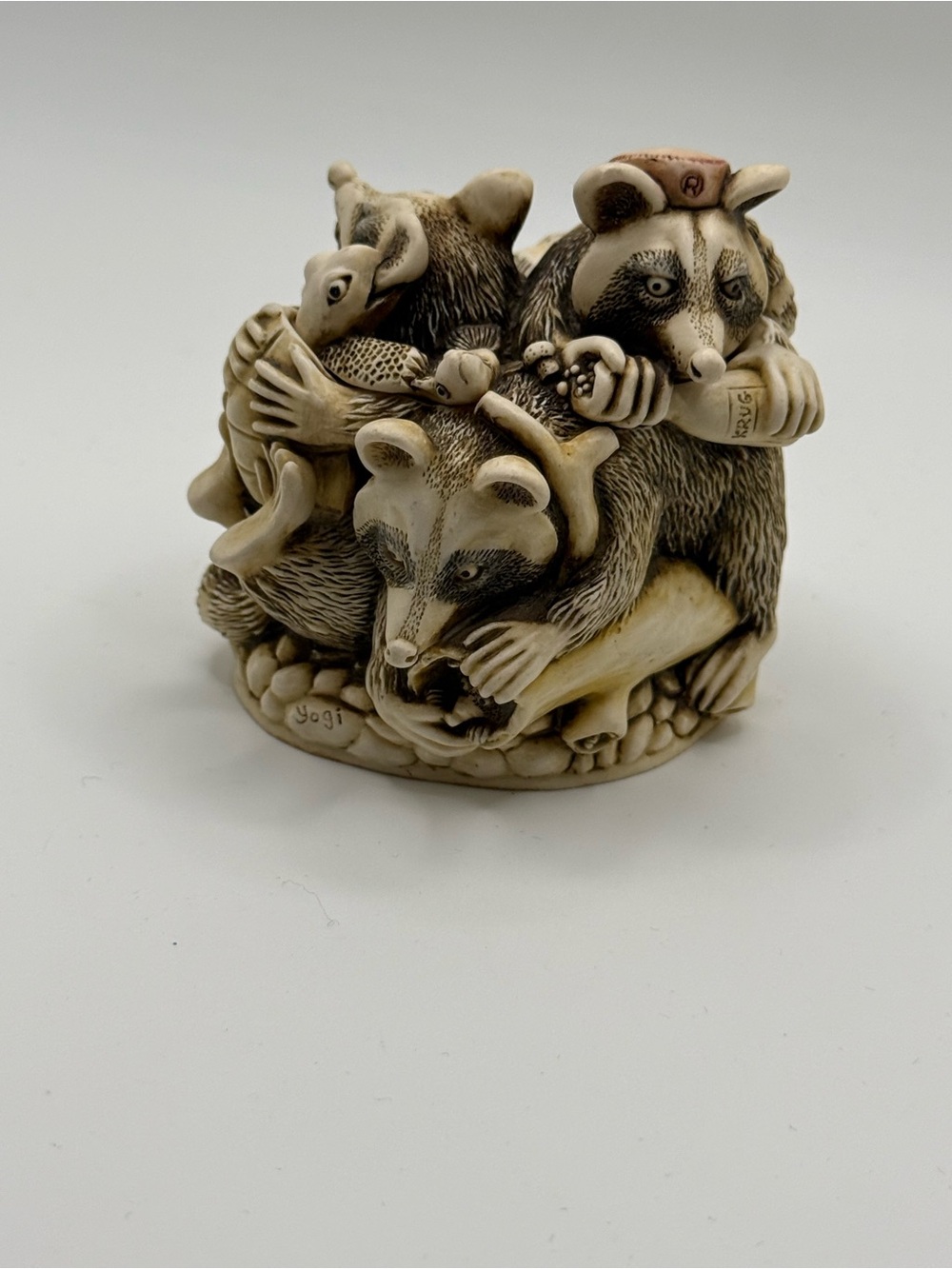Harmony Kingdom Rocky's Raiders Raccoons UK Made Marble Resin Box Figurine